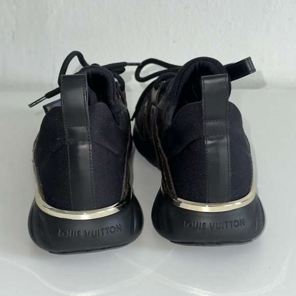 LOUIS VUITTON
Aftergame Technical Fabric Patent Monogram Canvas Trainers 36 - Picture 4 of 7